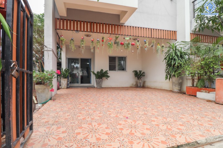 *****ทาวน์เฮ้าส์มือสองย่านนนทบุรี ม.มิตรอารีย์2 บางกรวย-ไทรน้อย หลังมุมพื้นที่เยอะ! บนเนื้อที่มากถึง 33.1 ตร.ว. ฟังก์ชัน 3 ห้องนอน 2ห้องน้ำ 2 ที่จอดรถ สภาพสวยมาก น่าอยู่สุดๆ ใกล้ถ.กาญจนาภิเษก และรถไฟฟ้าสายสีม่วง "สถานีคลองบางไผ่"